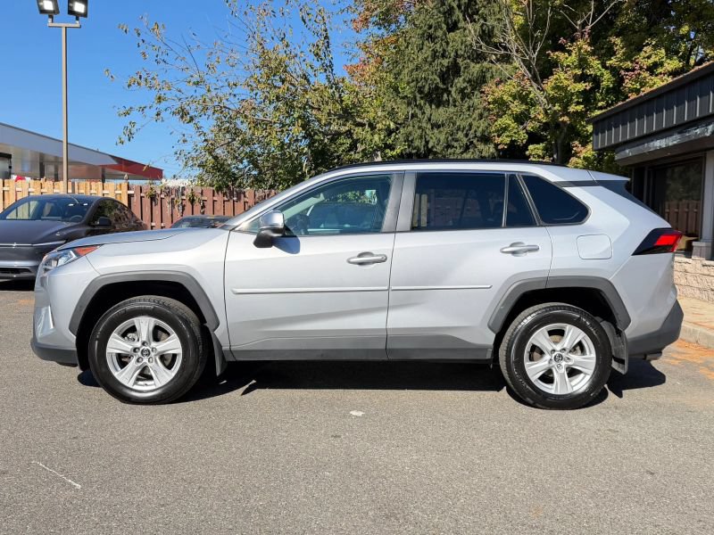 Used 2021 Toyota RAV4 XLE AWD/4WD image 9
