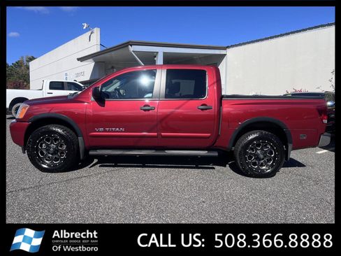 Used 2015 Nissan Titan SV w/ SV Value Truck Package image 2