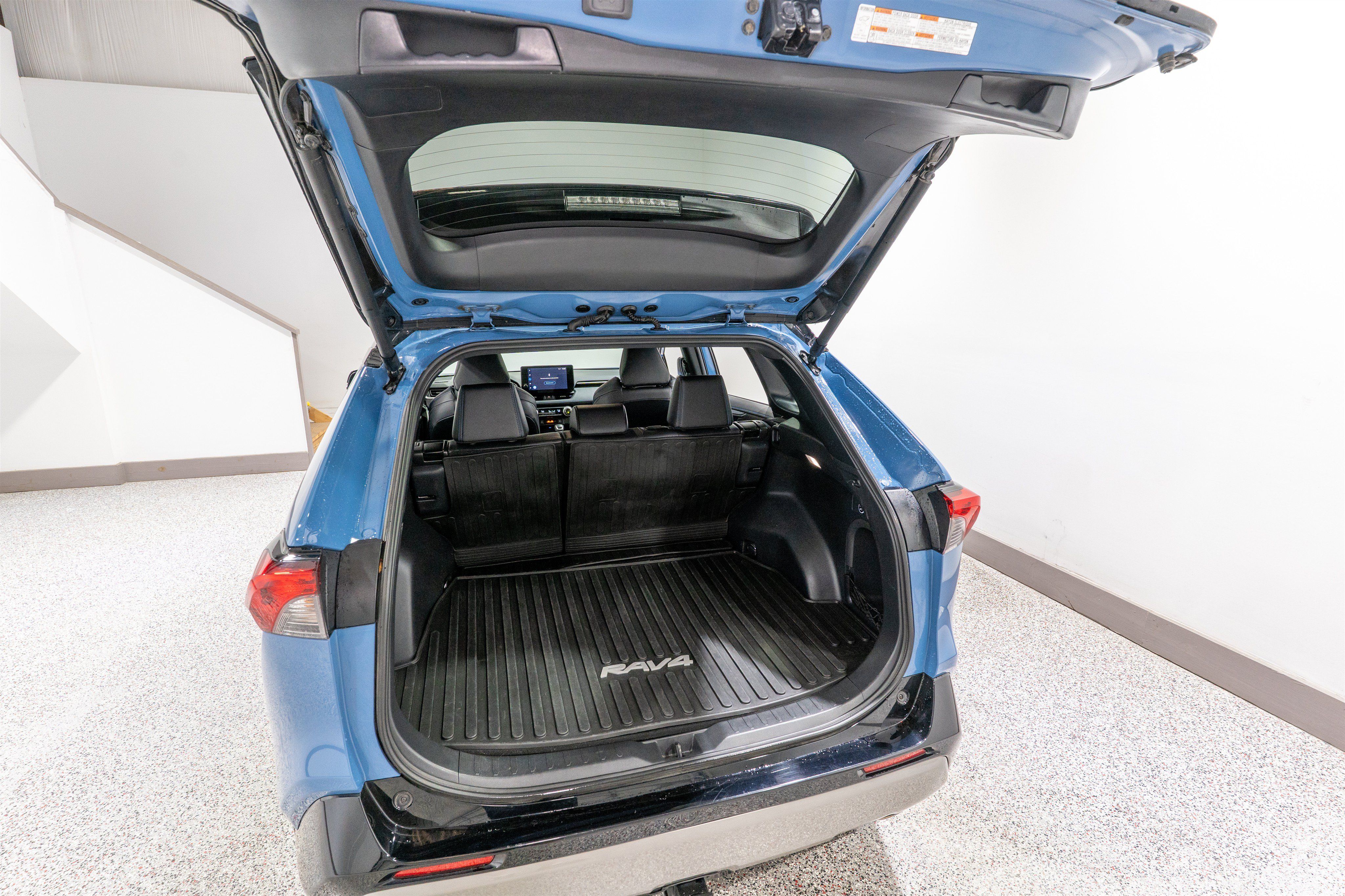 Used 2024 Toyota RAV4 XSE AWD/4WD image 30