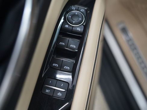Used 2021 Cadillac Escalade Premium Luxury w/ Driver Assist Tech Package AWD/4WD image 29