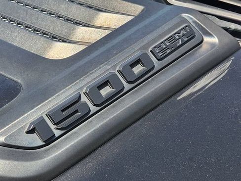 Used 2019 RAM 1500 Laramie AWD/4WD image 12
