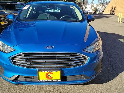 Used 2019 Ford Fusion SE image 3