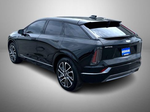 Used 2026 Cadillac Optiq Sport 2 w/ LPO, Floor Liner Package AWD/4WD image 7