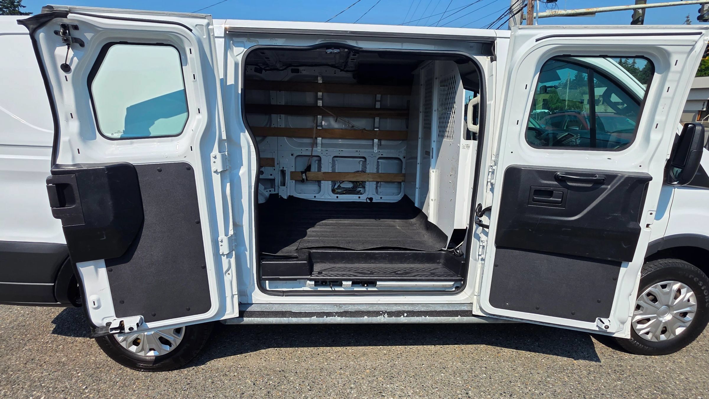 Used 2015 Ford Transit 250 130 Low Roof w/ Exterior Upgrade Package RWD image 13