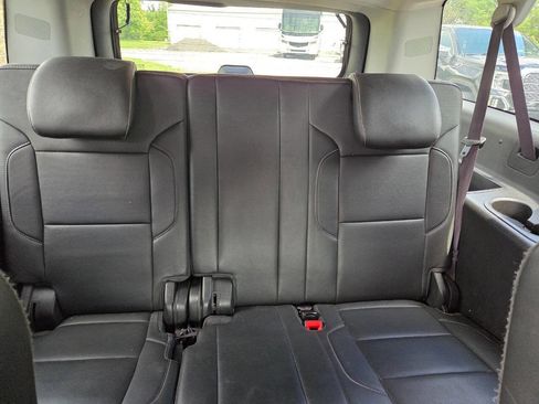 Used 2016 GMC Yukon XL SLT w/ Open Road Package AWD/4WD image 30