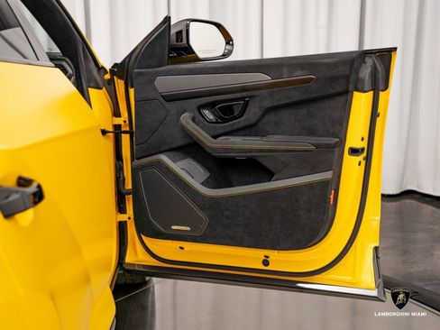 Used 2024 Lamborghini Urus Performante image 49