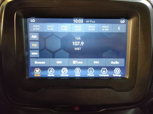 Used 2021 Jeep Renegade Sport FWD image 25