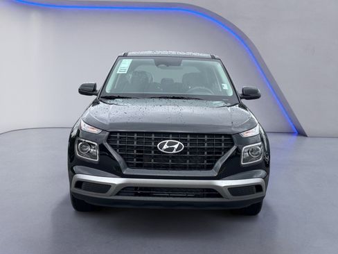 New 2025 Hyundai Venue SE image 3
