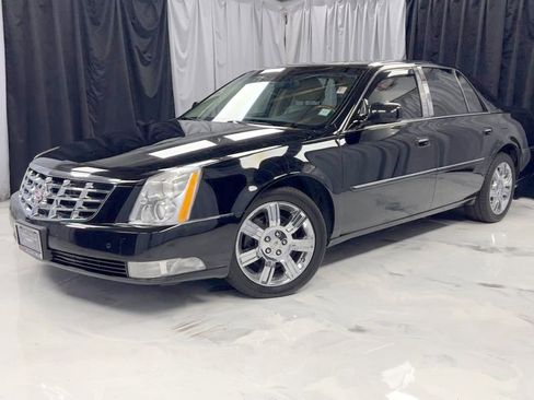 Used 2011 Cadillac DTS Platinum image 1