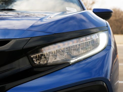 Used 2019 Honda Civic Sport Touring image 11