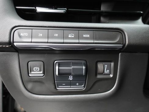 Used 2023 Cadillac Escalade ESV Sport image 18