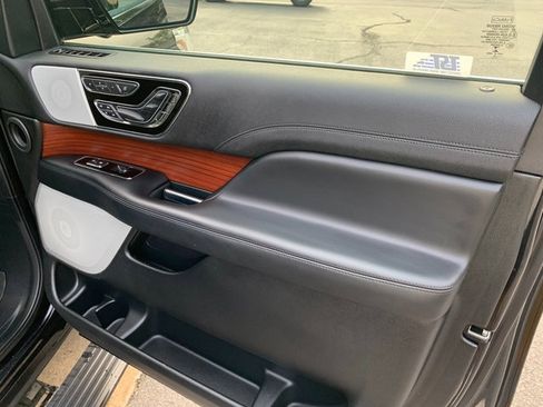 Used 2021 Lincoln Navigator Reserve w/ Luxury Package AWD/4WD image 13