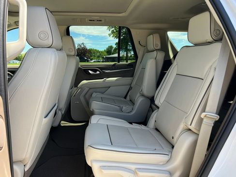 Used 2023 GMC Yukon Denali AWD/4WD image 4