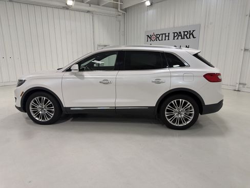 Used 2018 Lincoln MKX Reserve w/ Lincoln MKX Climate Package FWD image 2