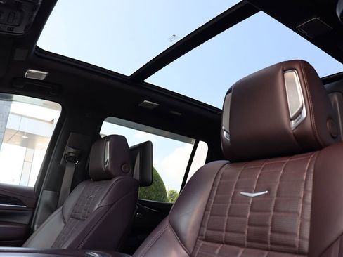 Used 2021 Cadillac Escalade ESV Premium Luxury Platinum image 10