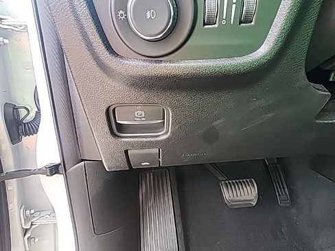 Used 2023 Jeep Grand Cherokee L Limited AWD/4WD image 24