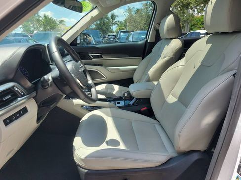 Used 2022 Kia Telluride S FWD image 13
