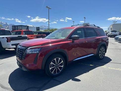 New 2026 Nissan Pathfinder Platinum w/ Cargo Package AWD/4WD image 5