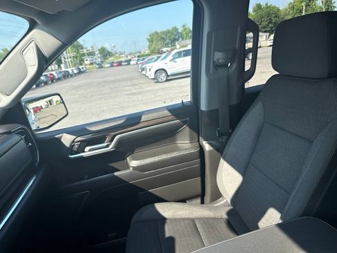 Used 2022 Chevrolet Silverado 1500 LT w/ Convenience Package II AWD/4WD image 25