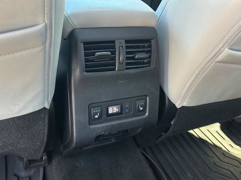 Used 2024 Mitsubishi Outlander SEL AWD/4WD image 21