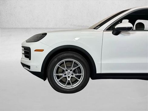 Used 2026 Porsche Cayenne AWD/4WD image 29
