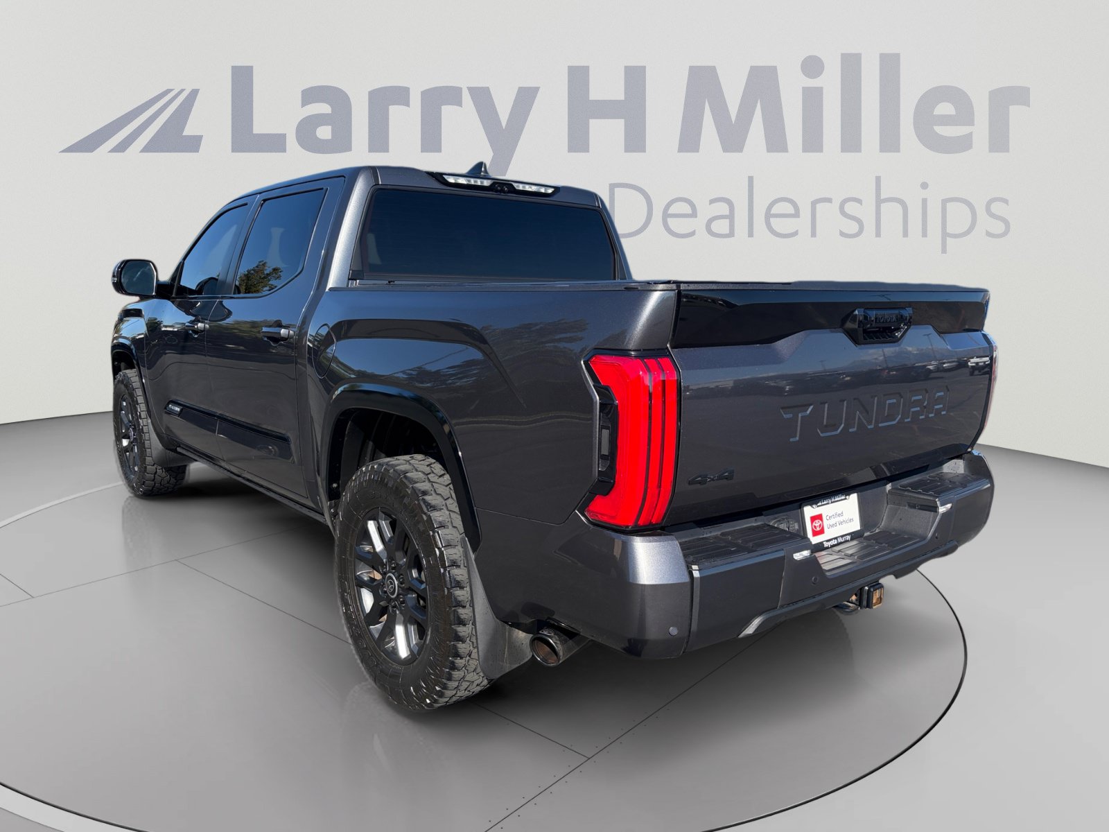 Used 2024 Toyota Tundra Platinum AWD/4WD image 3