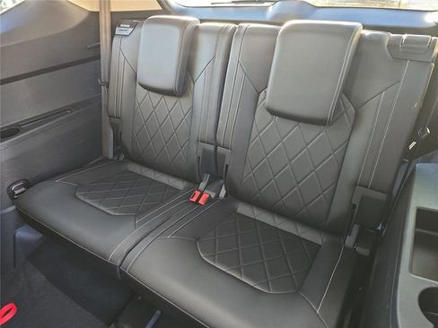 Used 2024 Volkswagen Atlas SEL Premium R-Line image 11