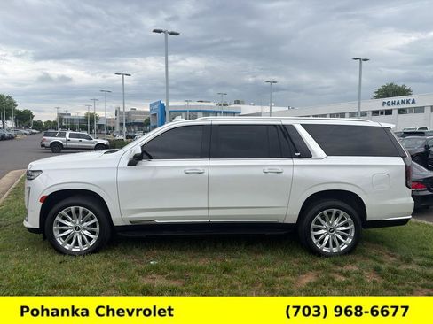 Used 2023 Cadillac Escalade ESV Luxury AWD/4WD image 4