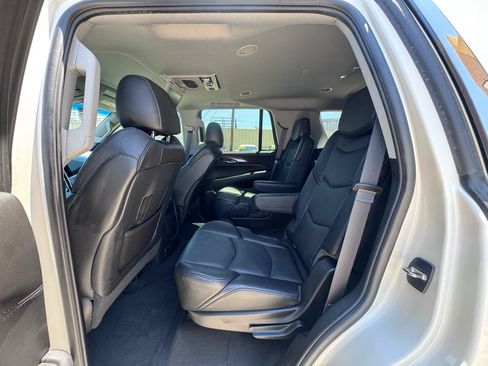 Used 2015 Cadillac Escalade Premium RWD image 47
