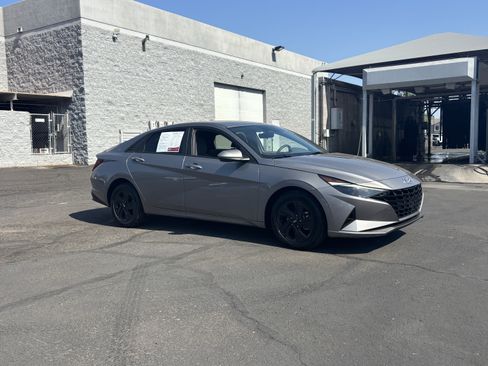 Used 2023 Hyundai Elantra SEL FWD image 32