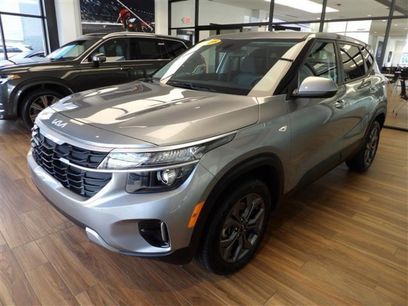 Used 2025 Kia Seltos LX