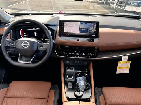 New 2026 Nissan Rogue Platinum w/ Platinum Premium Package image 5