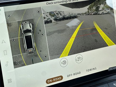 New 2026 Land Rover Defender 130 X-Dynamic SE image 23