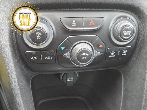 Used 2016 Dodge Dart SXT image 15