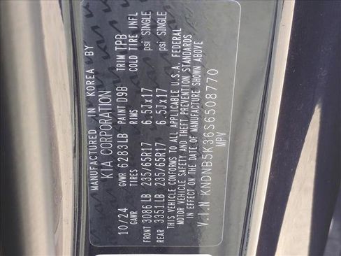 Used 2025 Kia Carnival image 26