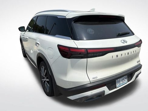 Used 2023 INFINITI QX60 Sensory w/ Vision Package AWD/4WD image 4