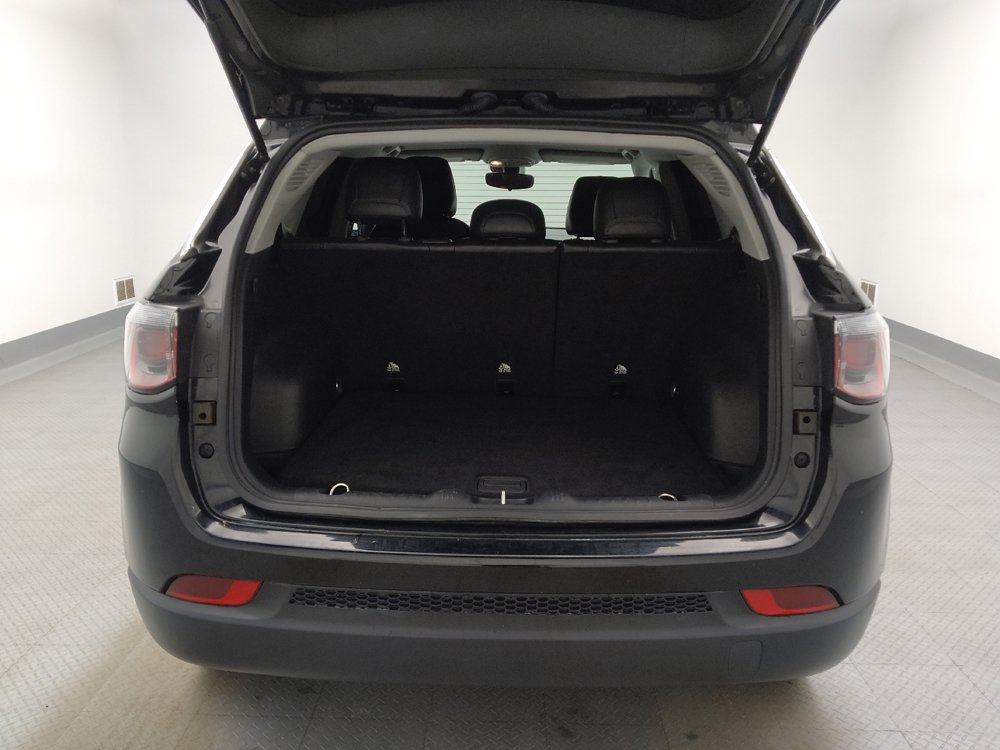 Used 2022 Jeep Compass Latitude FWD image 29