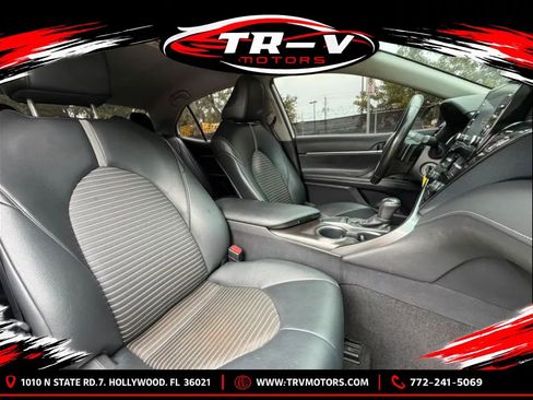 Used 2023 Toyota Camry SE FWD image 10