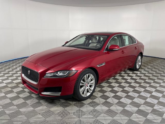 Used 2016 Jaguar XF Premium RWD image 1