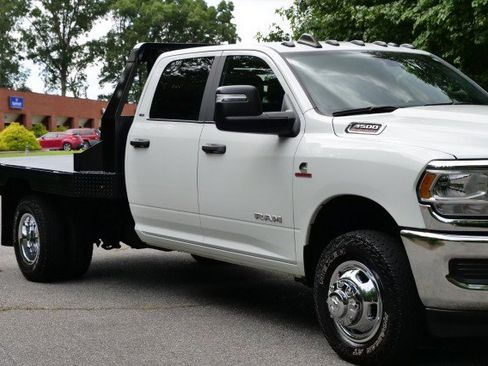 Used 2024 RAM 3500 SLT w/ Quick Order Package 2YG SLT AWD/4WD image 46