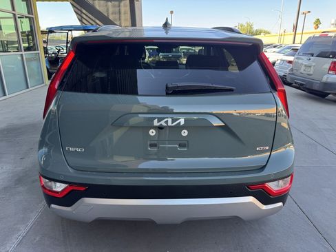 Used 2024 Kia Niro EX image 13