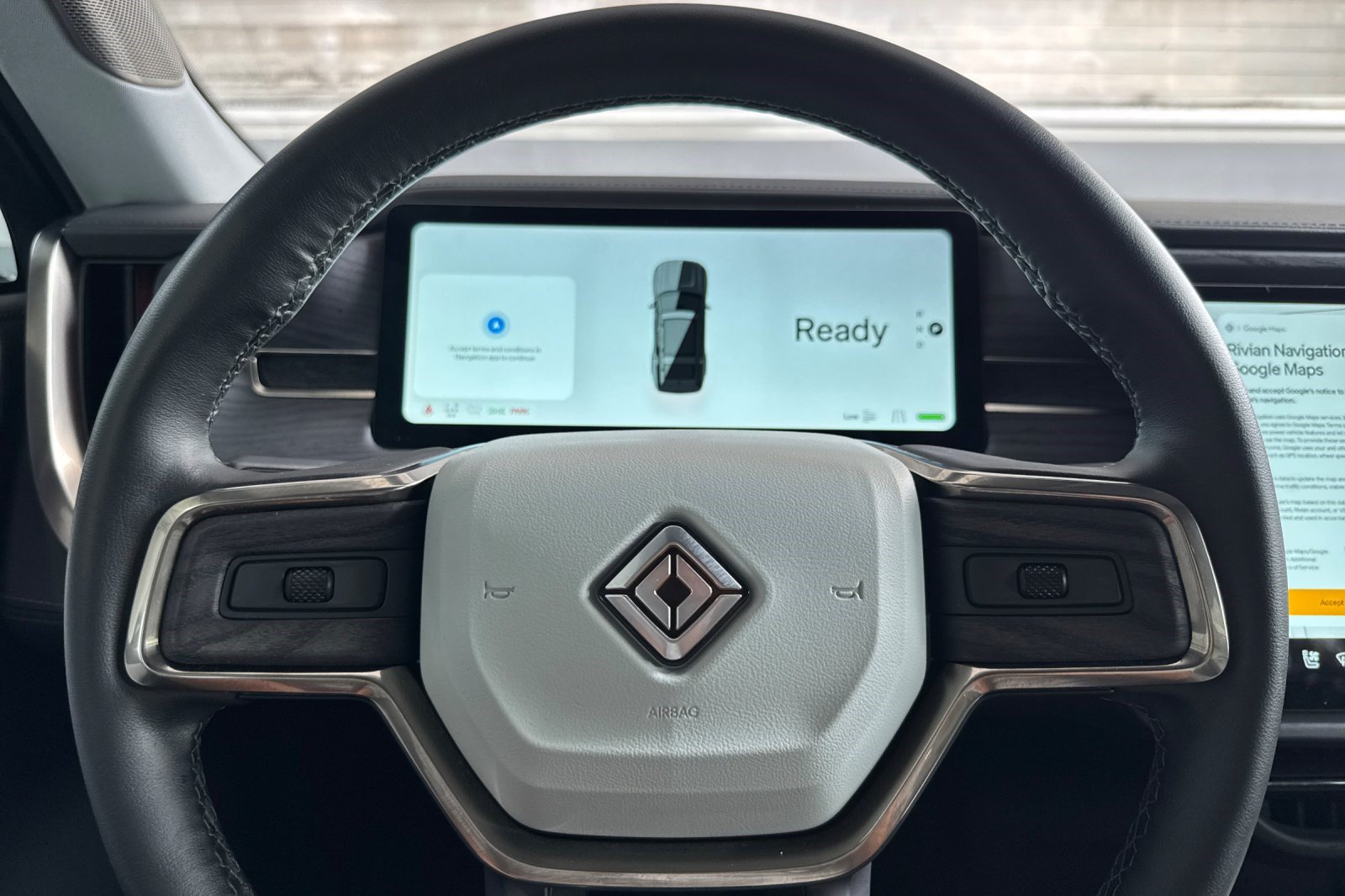Used 2025 Rivian R1S Adventure Dual AWD/4WD image 29