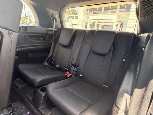 Used 2023 Mercedes-Benz GLB 250 image 8