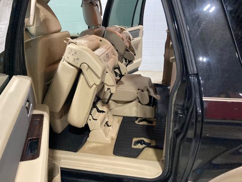 Used 2014 Ford Expedition EL XLT w/ Equipment Group 202A AWD/4WD image 24