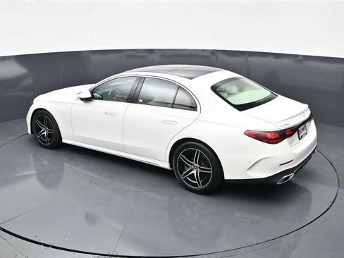 Used 2025 Mercedes-Benz E 450 4MATIC Sedan image 40