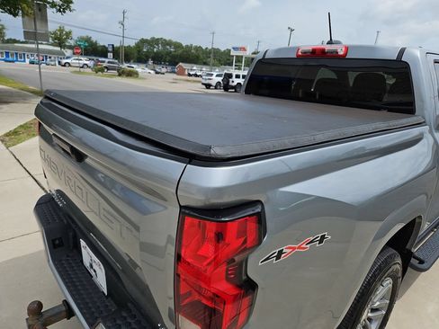 Used 2024 Chevrolet Colorado LT AWD/4WD image 30