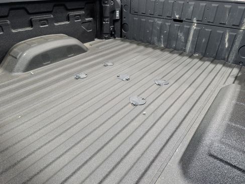 Used 2025 GMC Sierra 2500 AT4 w/ AT4 Premium Plus Package AWD/4WD image 8