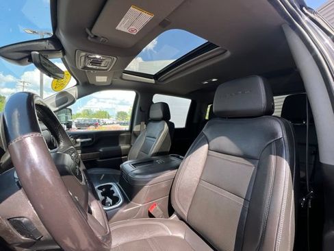 Used 2022 GMC Sierra 3500 Denali w/ Denali Ultimate Package AWD/4WD image 19