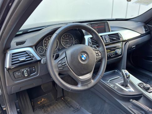 Used 2018 BMW 330i Sedan RWD image 12