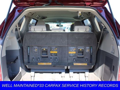 Used 2013 Toyota Sienna LE w/ Towing Pkg image 10